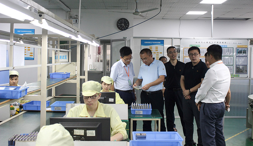 銀行卡檢測中心渠總經(jīng)理蒞臨旭子 (2).jpg 銀行卡檢測中心渠總經(jīng)理蒞臨旭子 (2).jpg