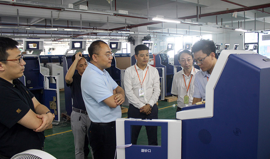 銀行卡檢測中心渠總經(jīng)理蒞臨旭子 (3).jpg 銀行卡檢測中心渠總經(jīng)理蒞臨旭子 (3).jpg