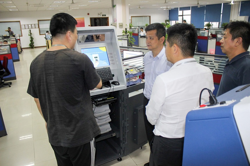 參觀旭子科技辦公車間