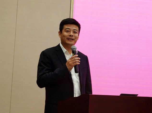 深圳金融服務(wù)外包協(xié)會副會長/深圳市旭子科技有限公司董事長王永峰 深圳金融服務(wù)外包協(xié)會副會長/深圳市旭子科技有限公司董事長王永峰