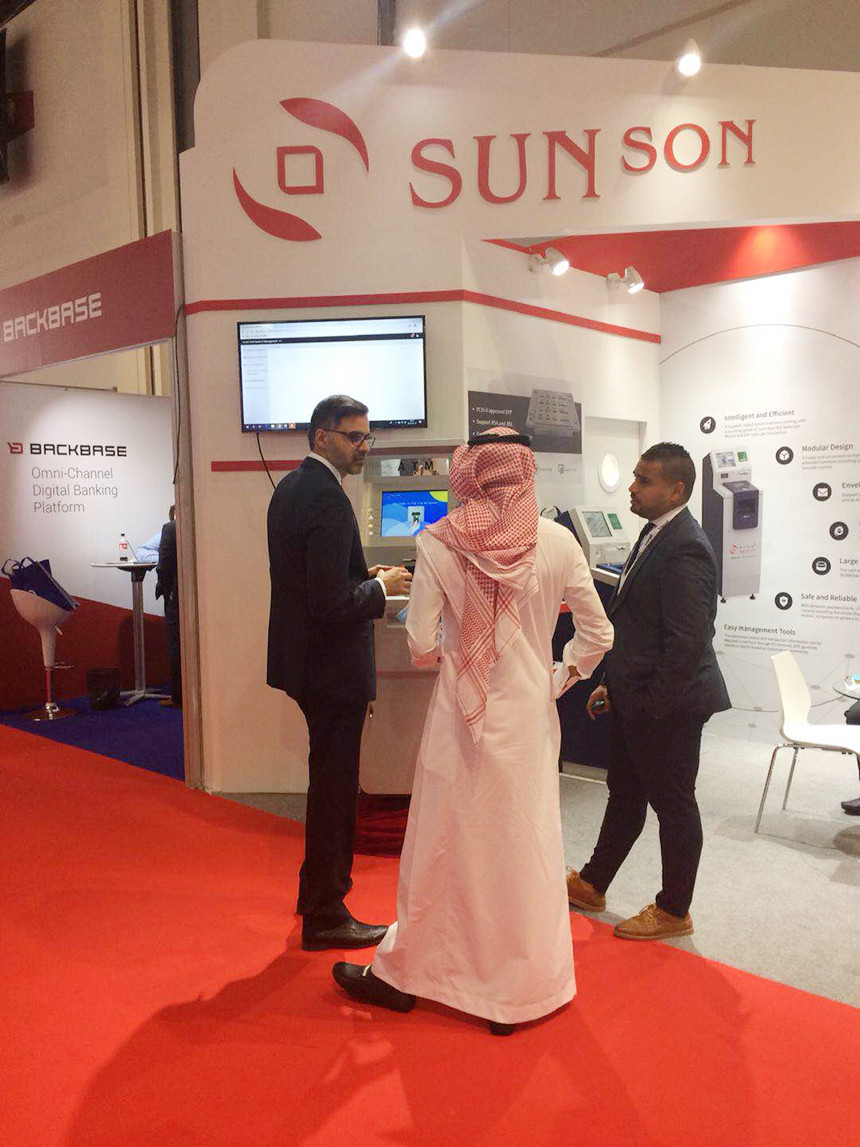 客戶參觀旭子展位 客戶參觀旭子展位